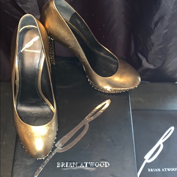 Brian Atwood Gold Studded Pump - Picture 3 of 8